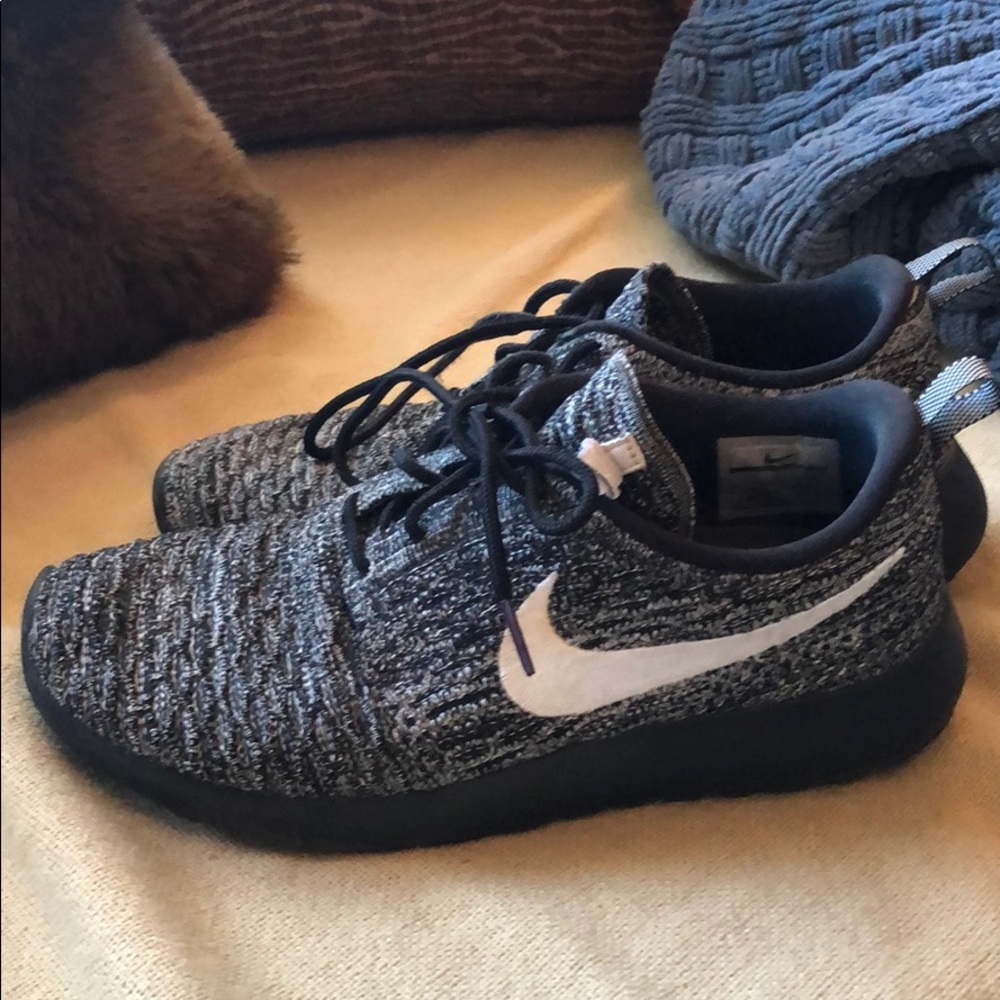 Nike flyknit roches, size 8